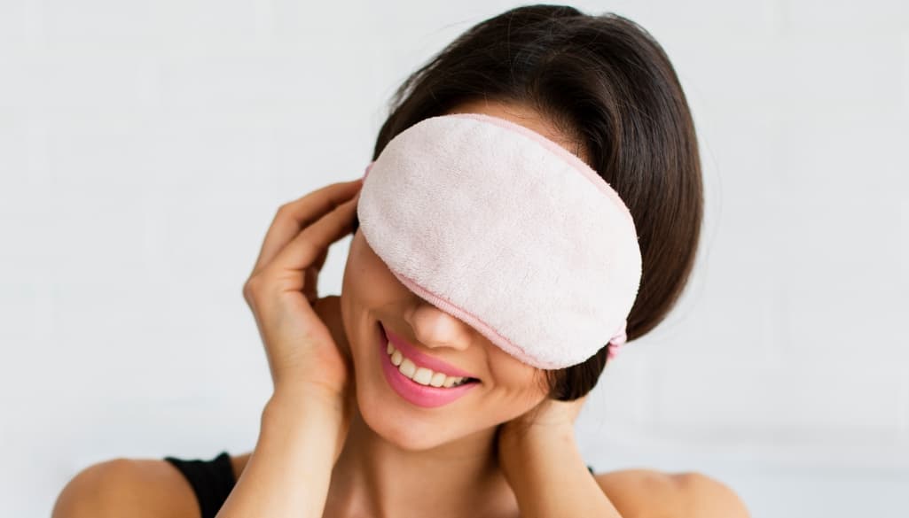 Cold Compress on Eyes: Benefits, Types, and Quick Fixes